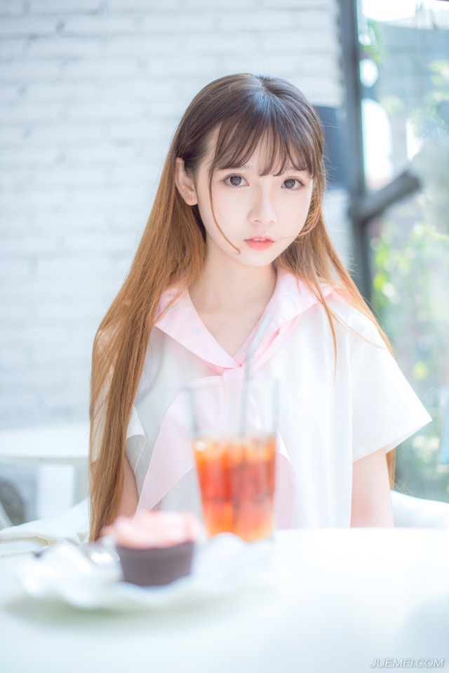 没有一宗友情是地久天长的。人们在你的生活里来去如流，有时，友情的过程是短暂的，有限的。